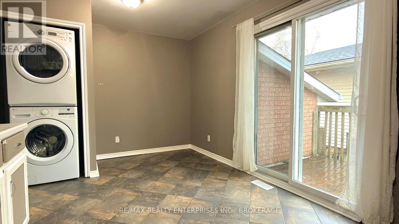 22 Ravine Road, St. Catharines, Ontario L2P 3A7 - Photo 9 - X12524210