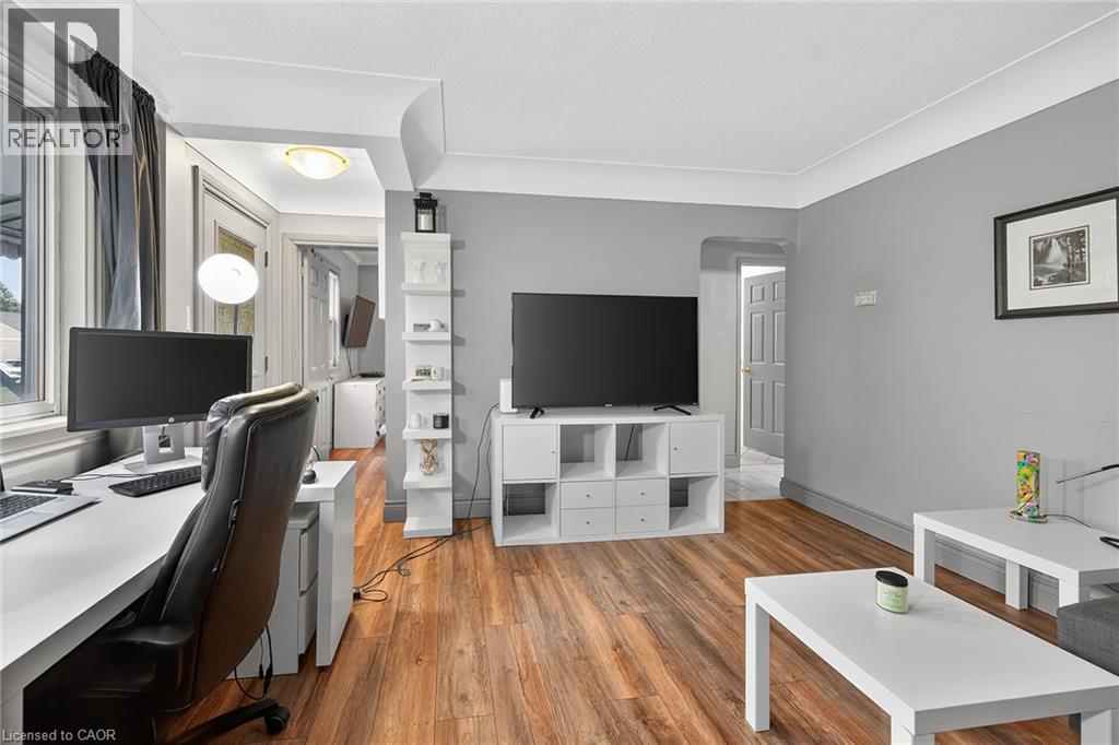 49 East 33rd Street, Hamilton, Ontario  L8V 3S9 - Photo 10 - 40786757