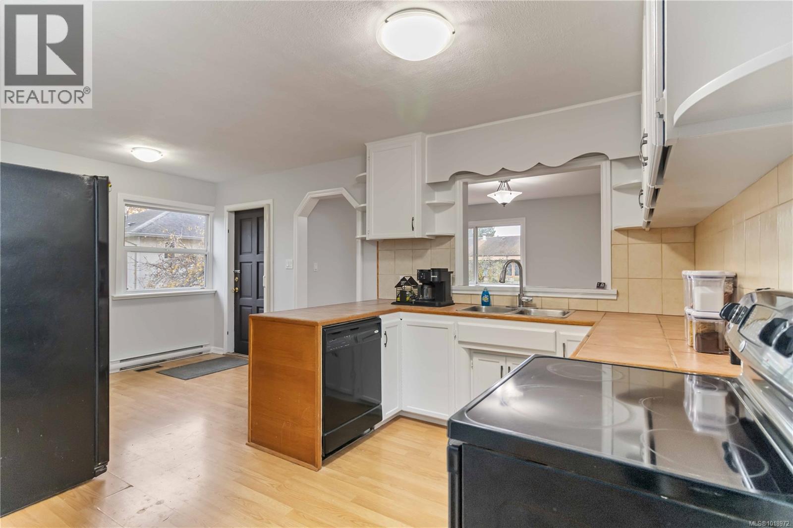 21 Hampton Rd, Saanich, British Columbia  V8Z 1G5 - Photo 9 - 1018972