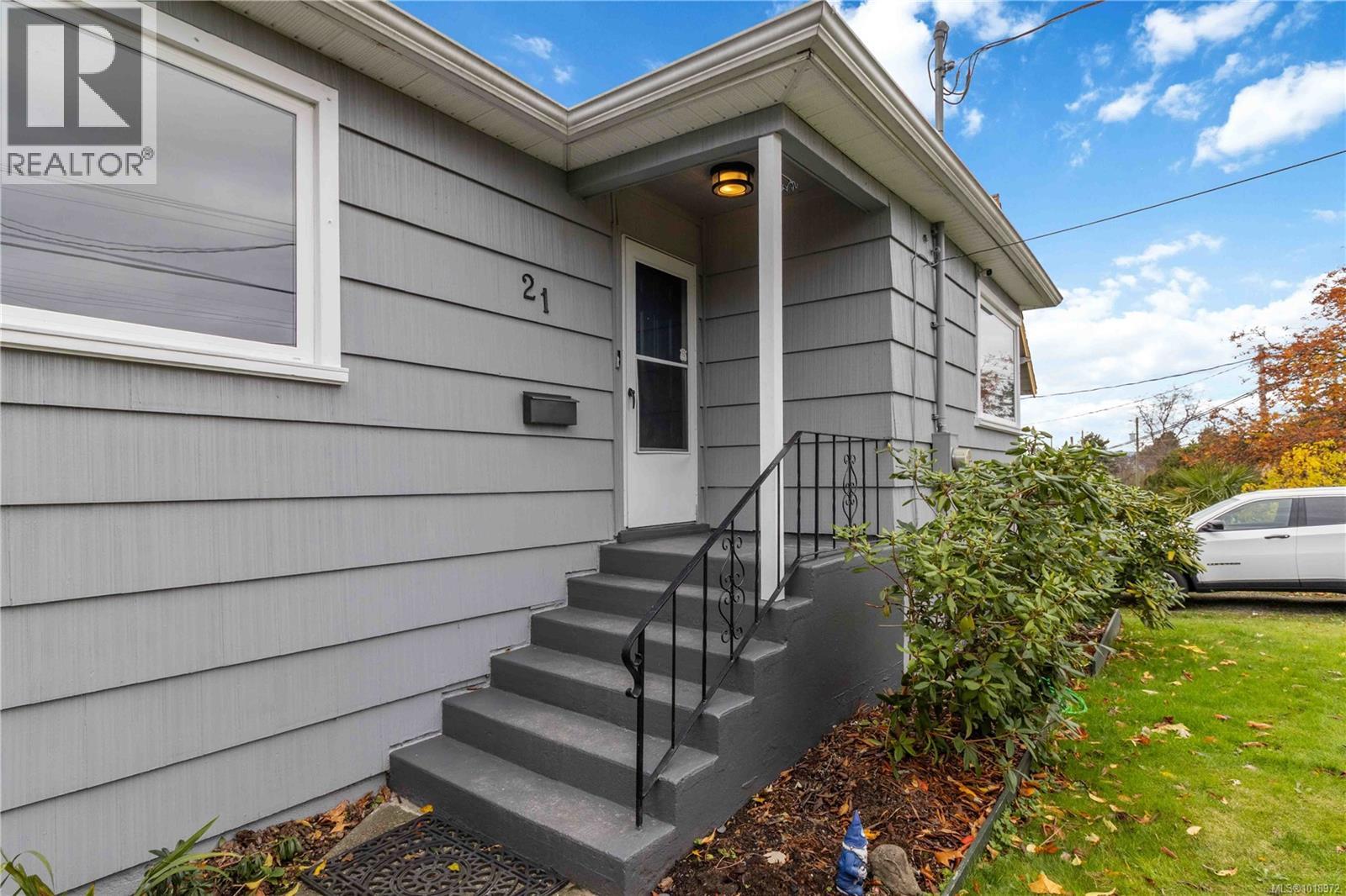 21 Hampton Rd, Saanich, British Columbia  V8Z 1G5 - Photo 6 - 1018972