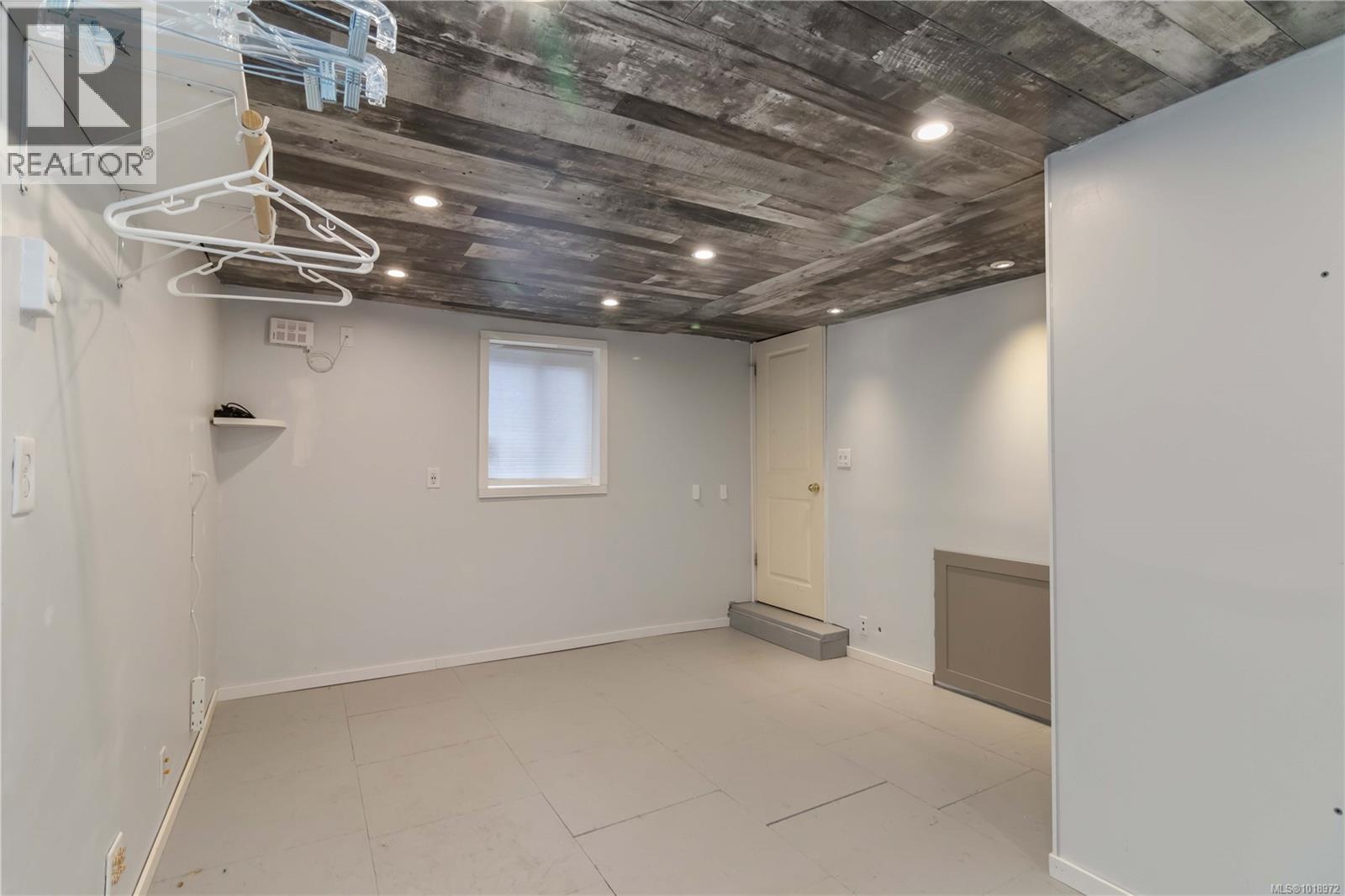 21 Hampton Rd, Saanich, British Columbia  V8Z 1G5 - Photo 29 - 1018972