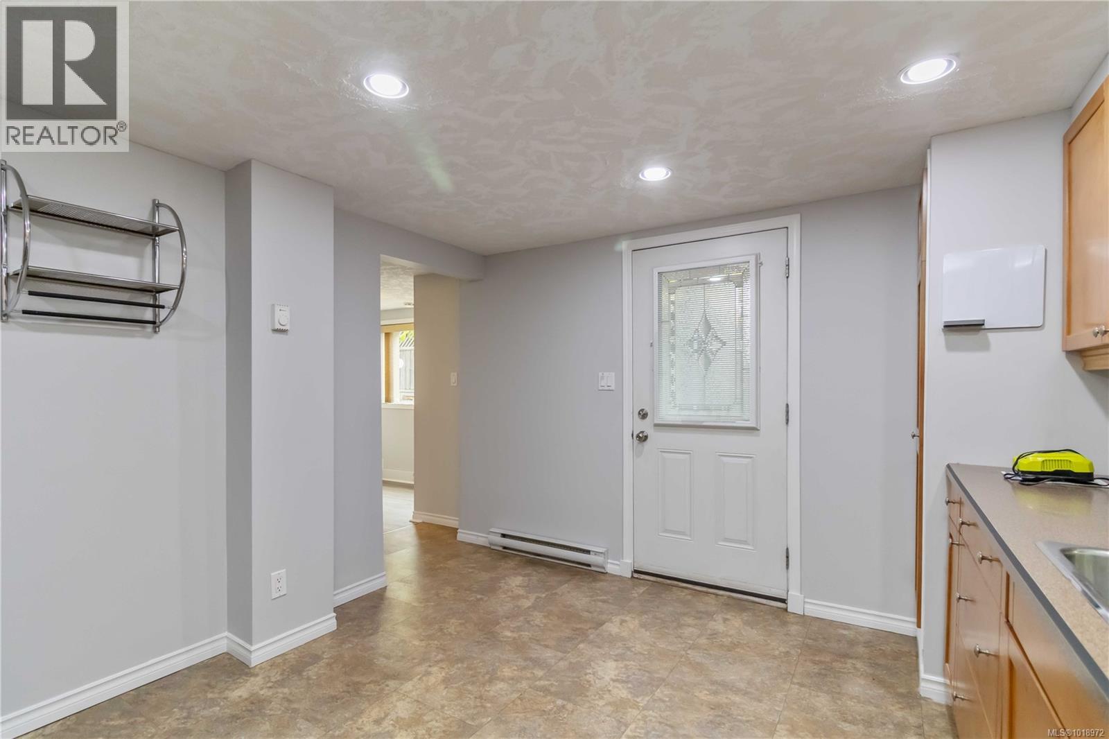 21 Hampton Rd, Saanich, British Columbia  V8Z 1G5 - Photo 33 - 1018972