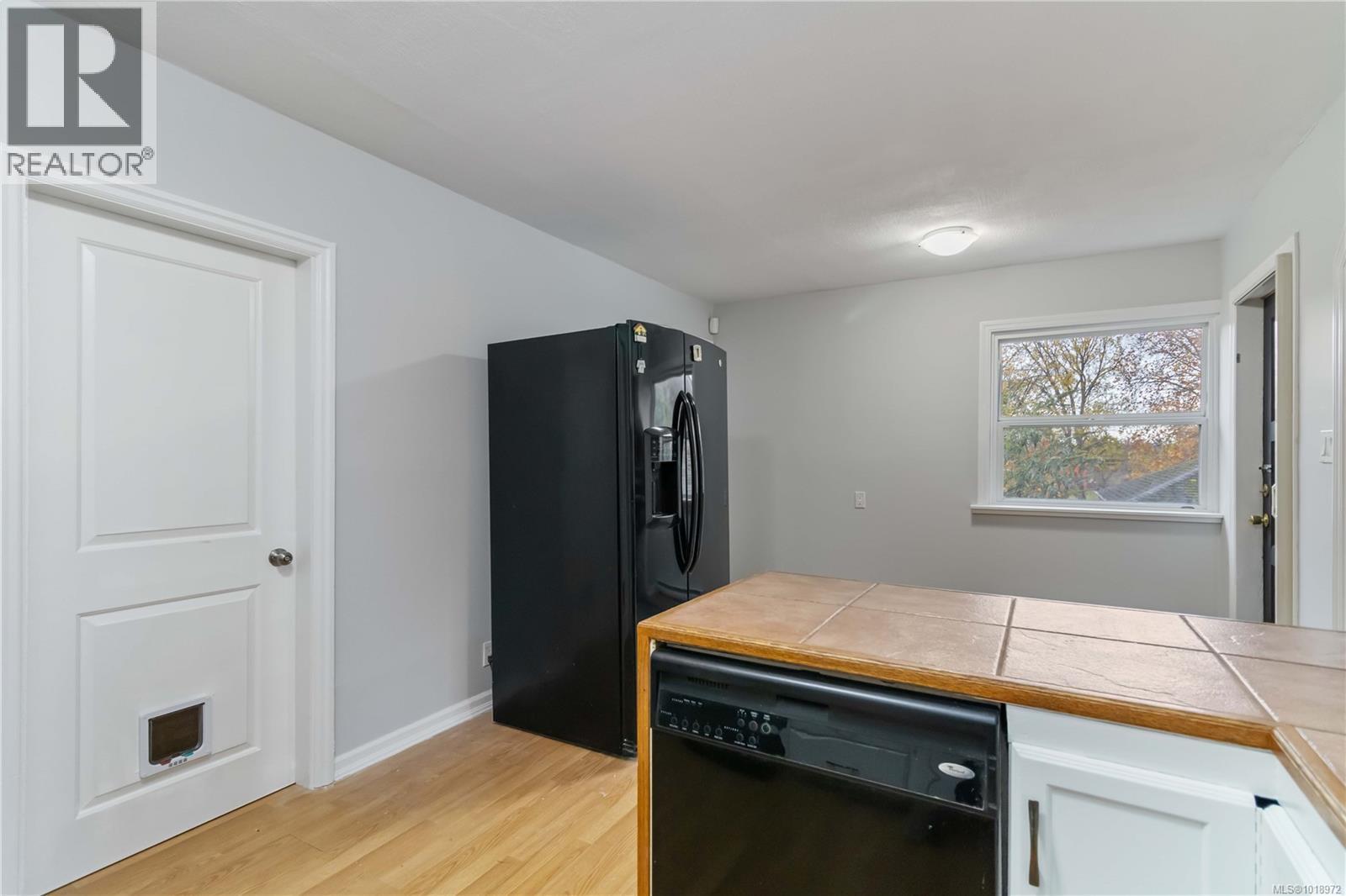 21 Hampton Rd, Saanich, British Columbia  V8Z 1G5 - Photo 12 - 1018972