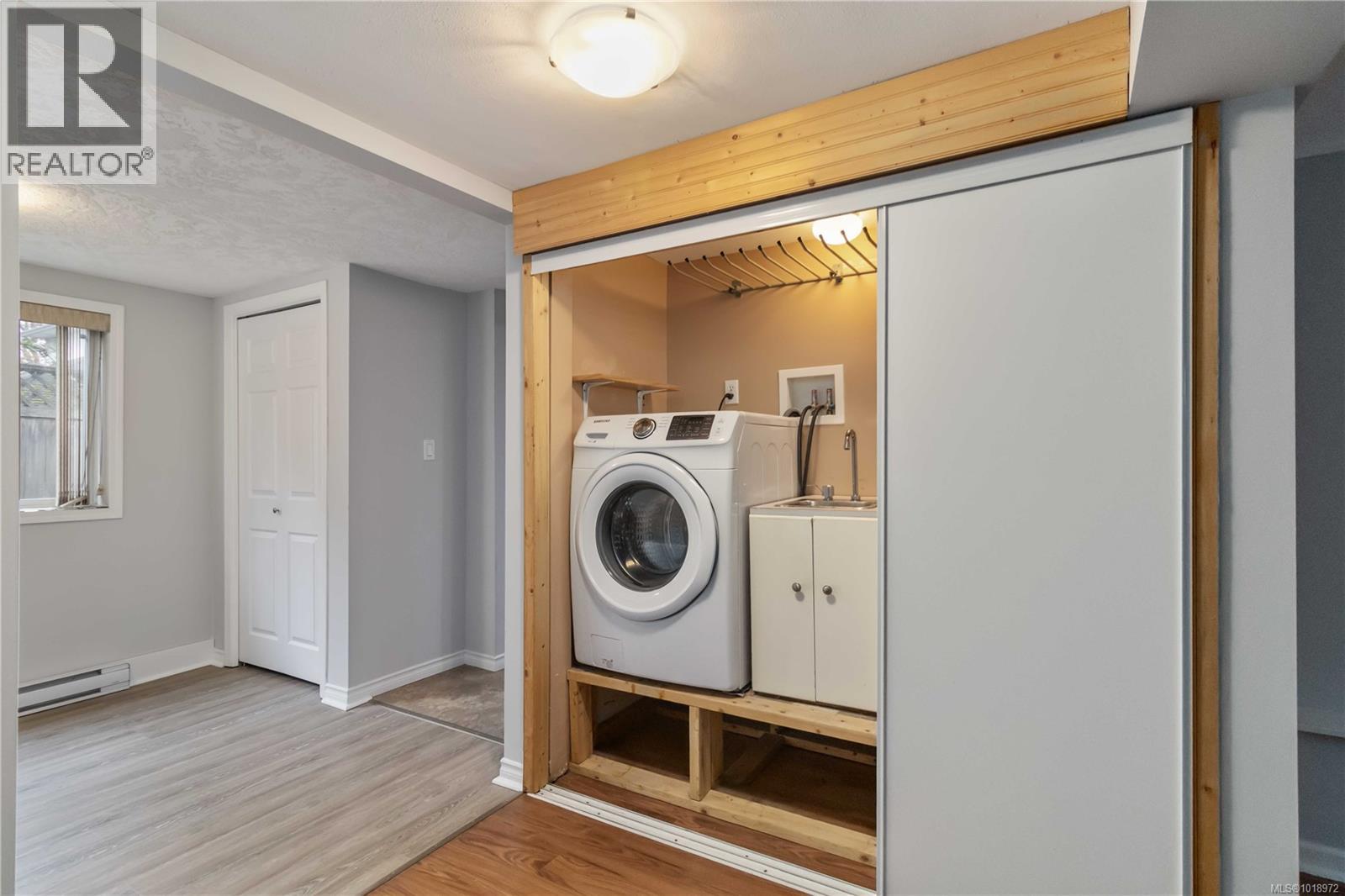 21 Hampton Rd, Saanich, British Columbia  V8Z 1G5 - Photo 41 - 1018972