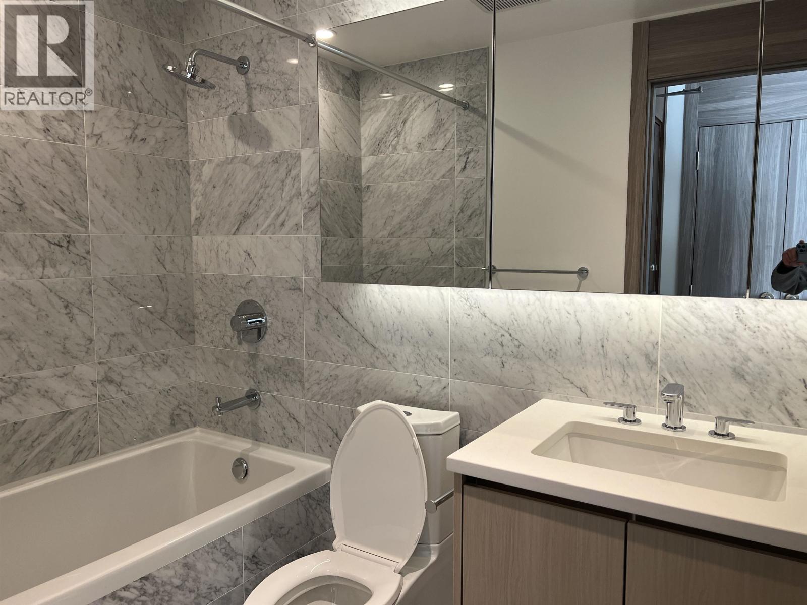 25xx 4720 Lougheed Highway, Burnaby, British Columbia  V5C 0M8 - Photo 3 - R3065846