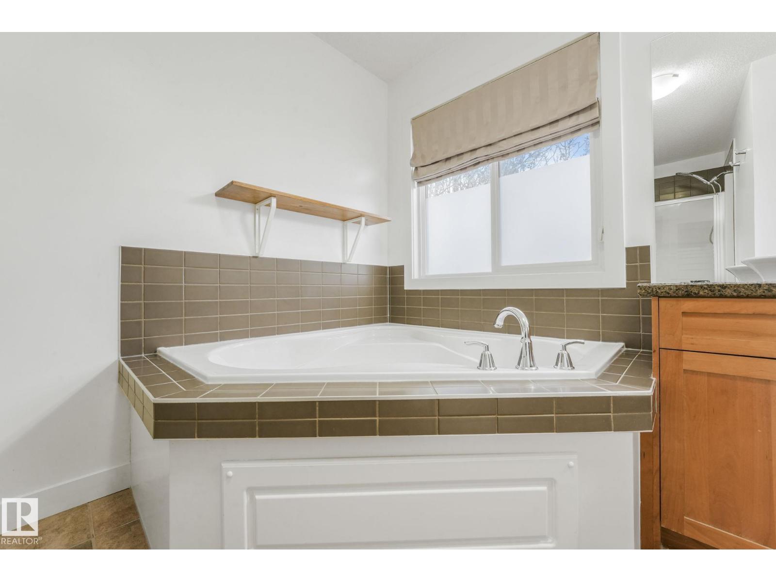 8827 180 Av Nw, Edmonton, Alberta  T5Z 0C4 - Photo 64 - E4465146