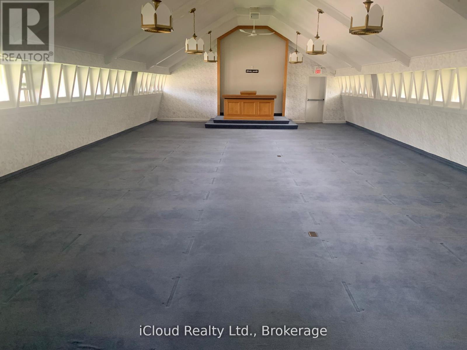 1649 Crediton Parkway, Mississauga, Ontario L5G 3X2 - Photo 5 - W12486170