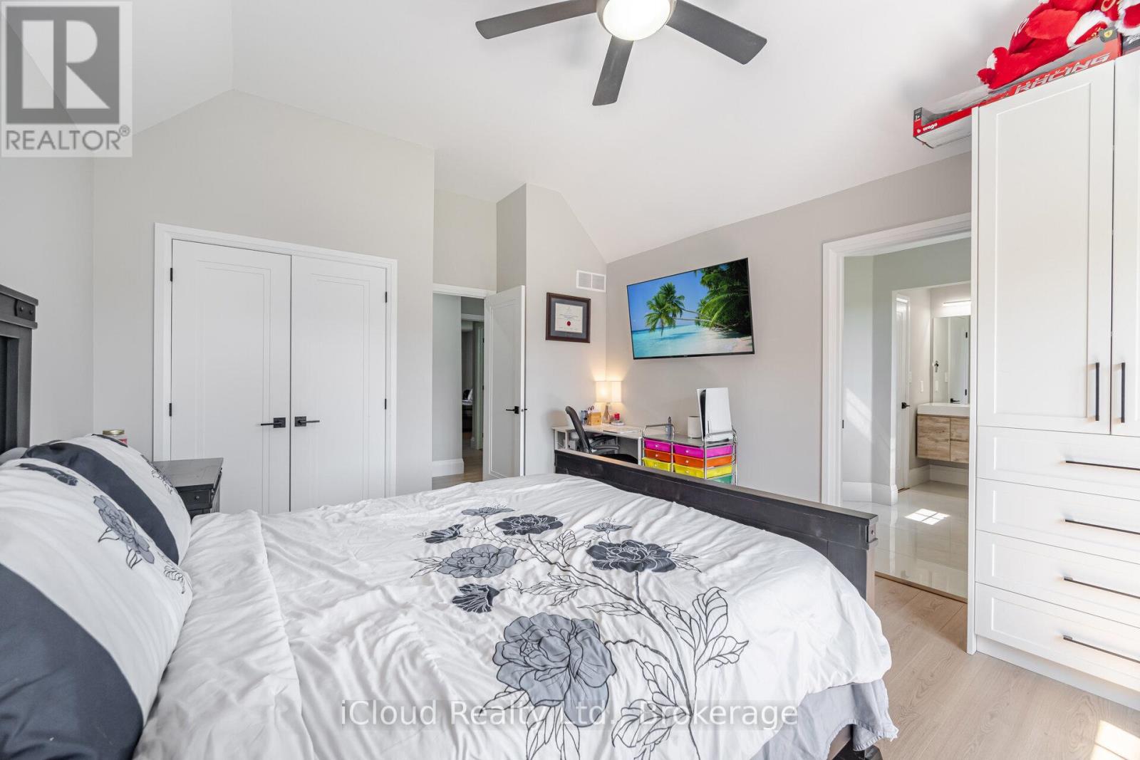 4 Deer View Ridge, Puslinch, Ontario  N1H 6H9 - Photo 33 - X12414431