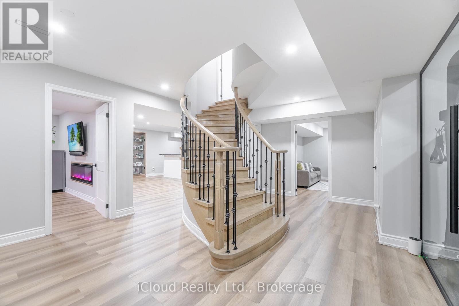 4 Deer View Ridge, Puslinch, Ontario  N1H 6H9 - Photo 35 - X12414431