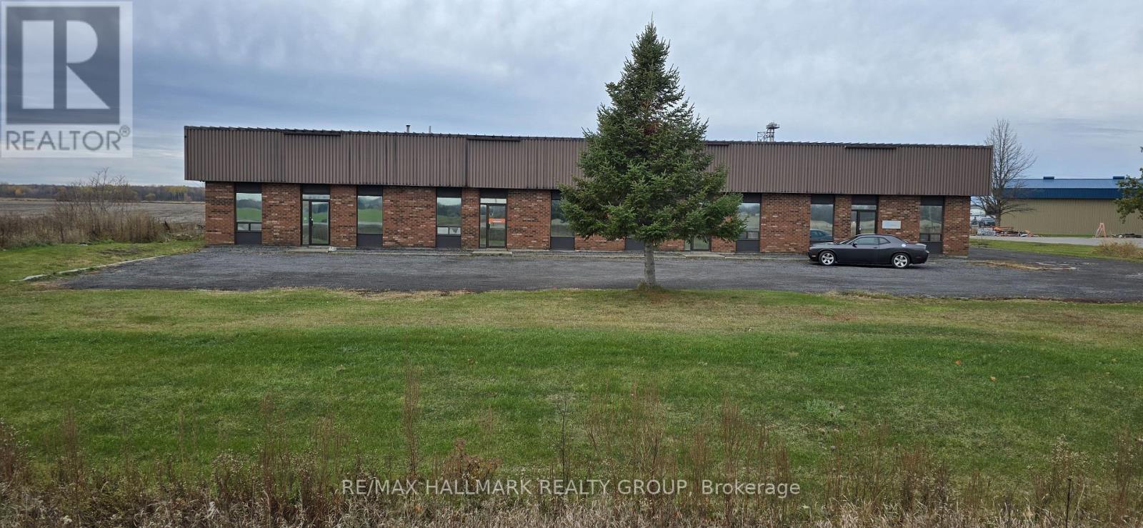 300 COMMERCE STREET, Russell, Ontario