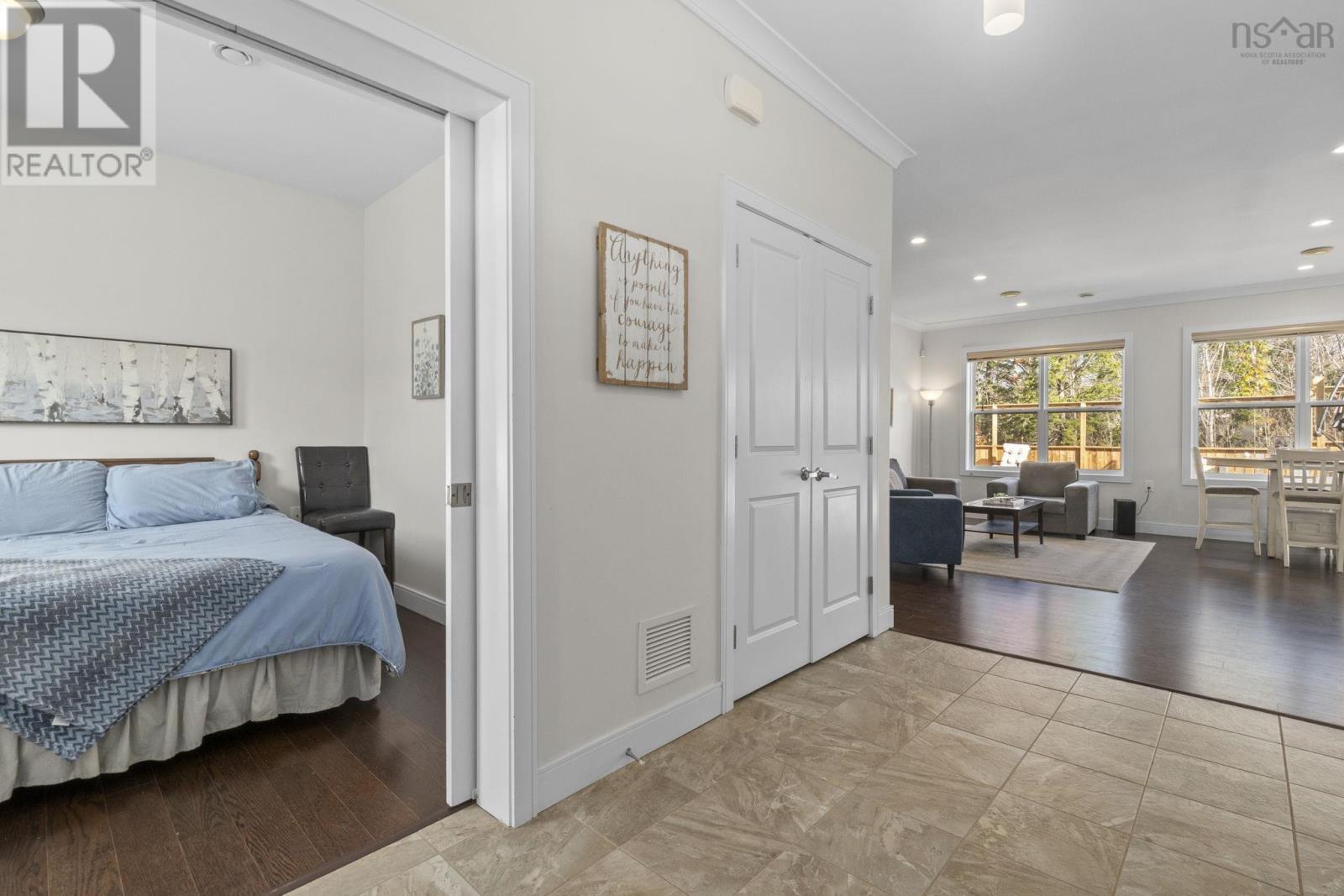 Property at 32 Mellowglen Court image 4