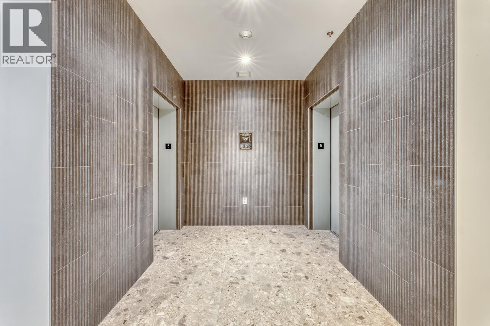 701 2992 Glen Drive, Coquitlam, British Columbia V3B 0A3 - Photo 32 - C8069032