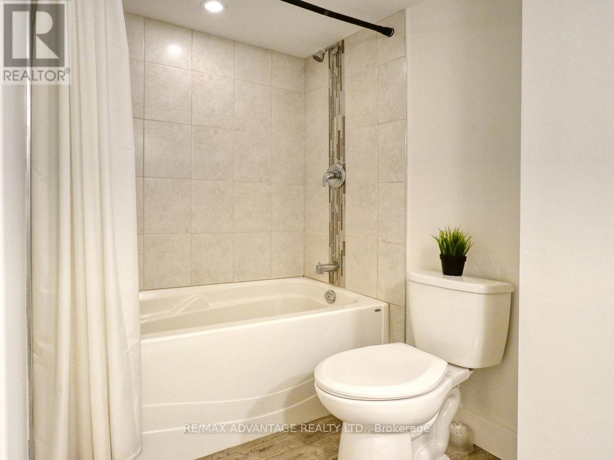401 Stephen Street, London South, Ontario  N6K 2N4 - Photo 28 - X12524264