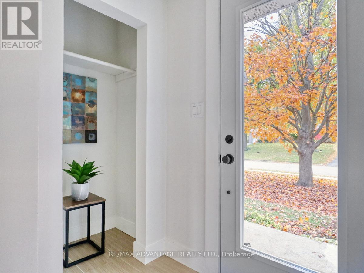 401 Stephen Street, London South, Ontario  N6K 2N4 - Photo 3 - X12524264