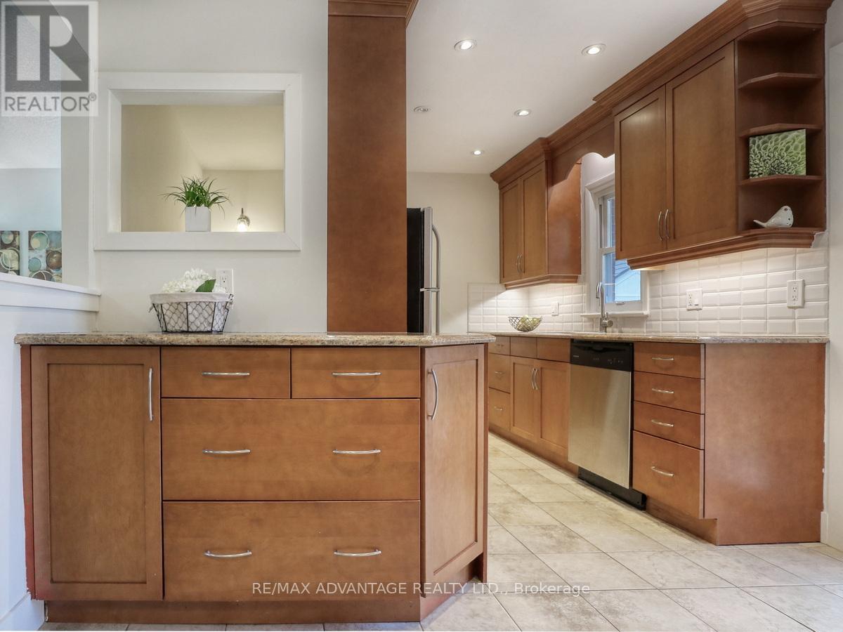 401 Stephen Street, London South, Ontario  N6K 2N4 - Photo 6 - X12524264