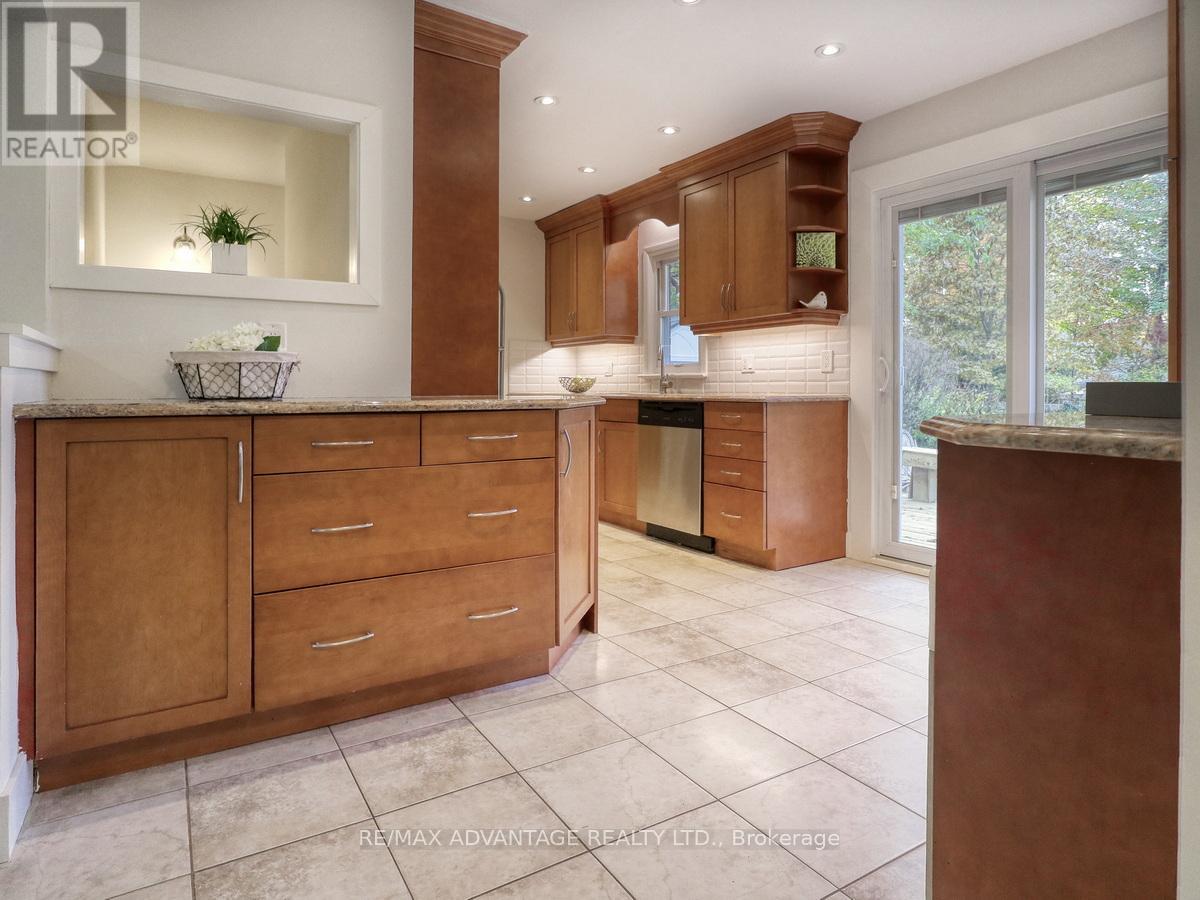 401 Stephen Street, London South, Ontario  N6K 2N4 - Photo 7 - X12524264