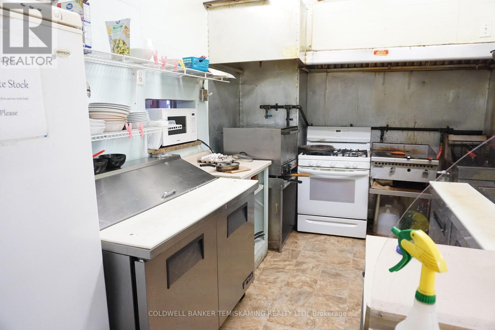 39 Third Street, Englehart, Ontario  P0J 1H0 - Photo 14 - T12524278