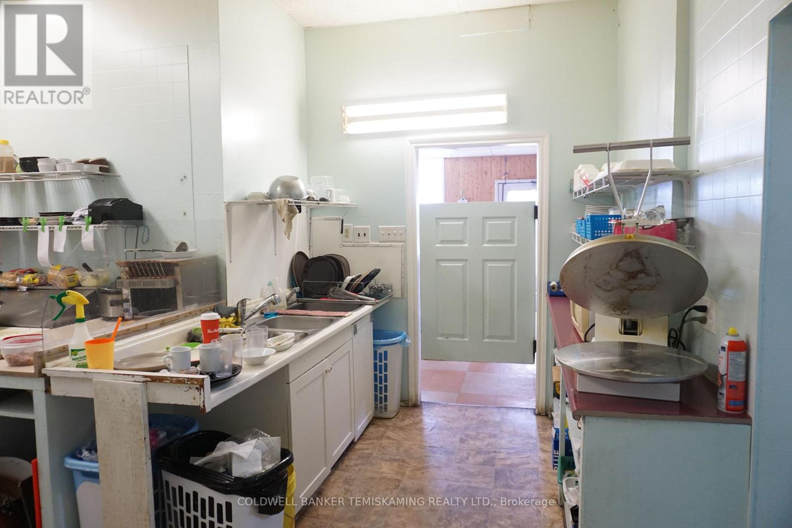 39 Third Street, Englehart, Ontario  P0J 1H0 - Photo 15 - T12524278