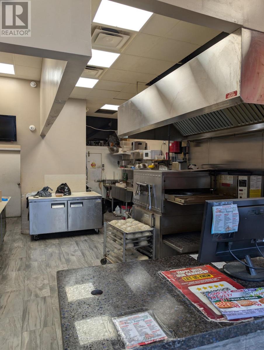 #38 - 35 Karachi Drive, Markham, Ontario L3S 0B5 - Photo 2 - N12524146