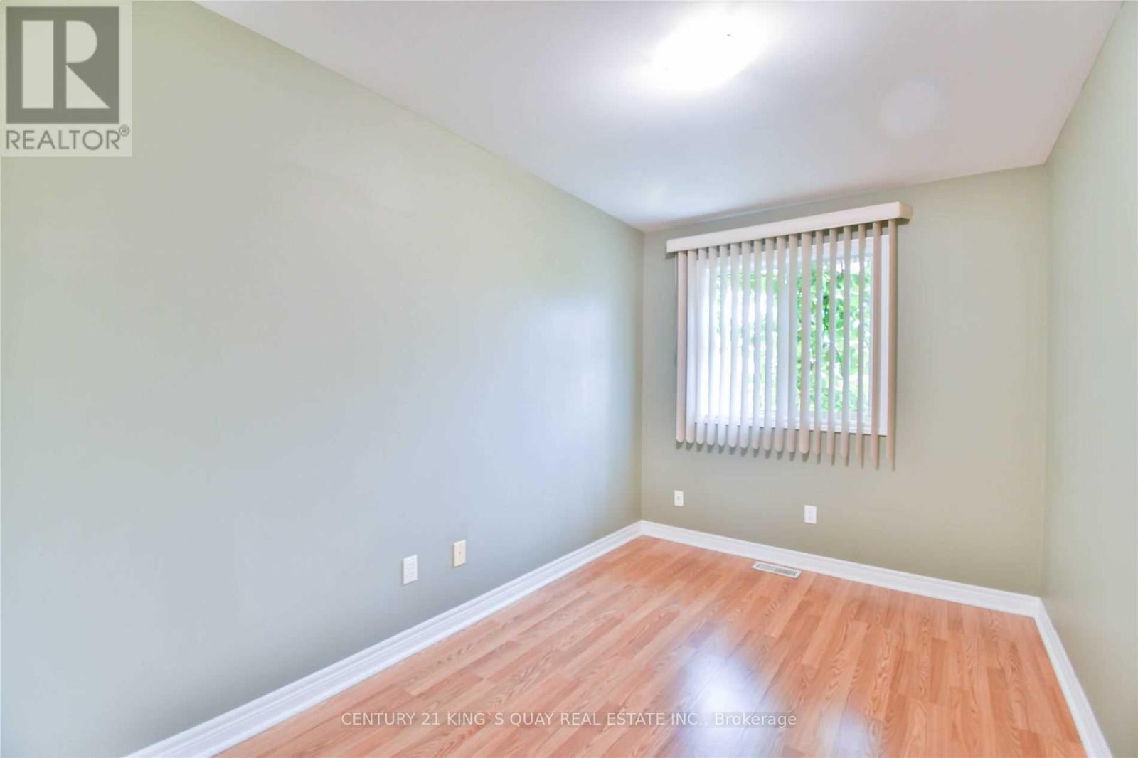 57 Lancaster Court, Georgina, Ontario  L4P 3Z9 - Photo 12 - N12524156