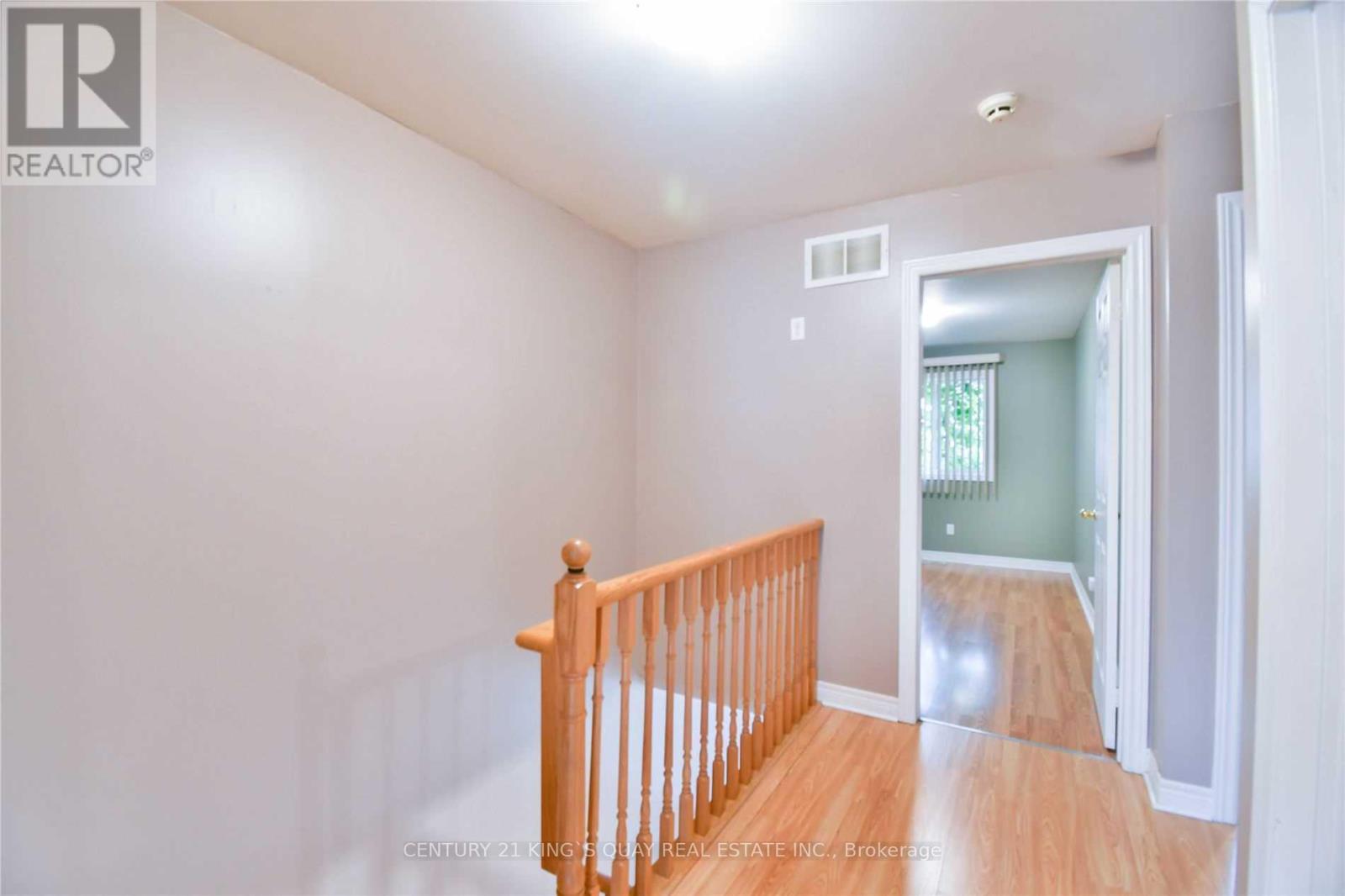 57 Lancaster Court, Georgina, Ontario  L4P 3Z9 - Photo 7 - N12524156