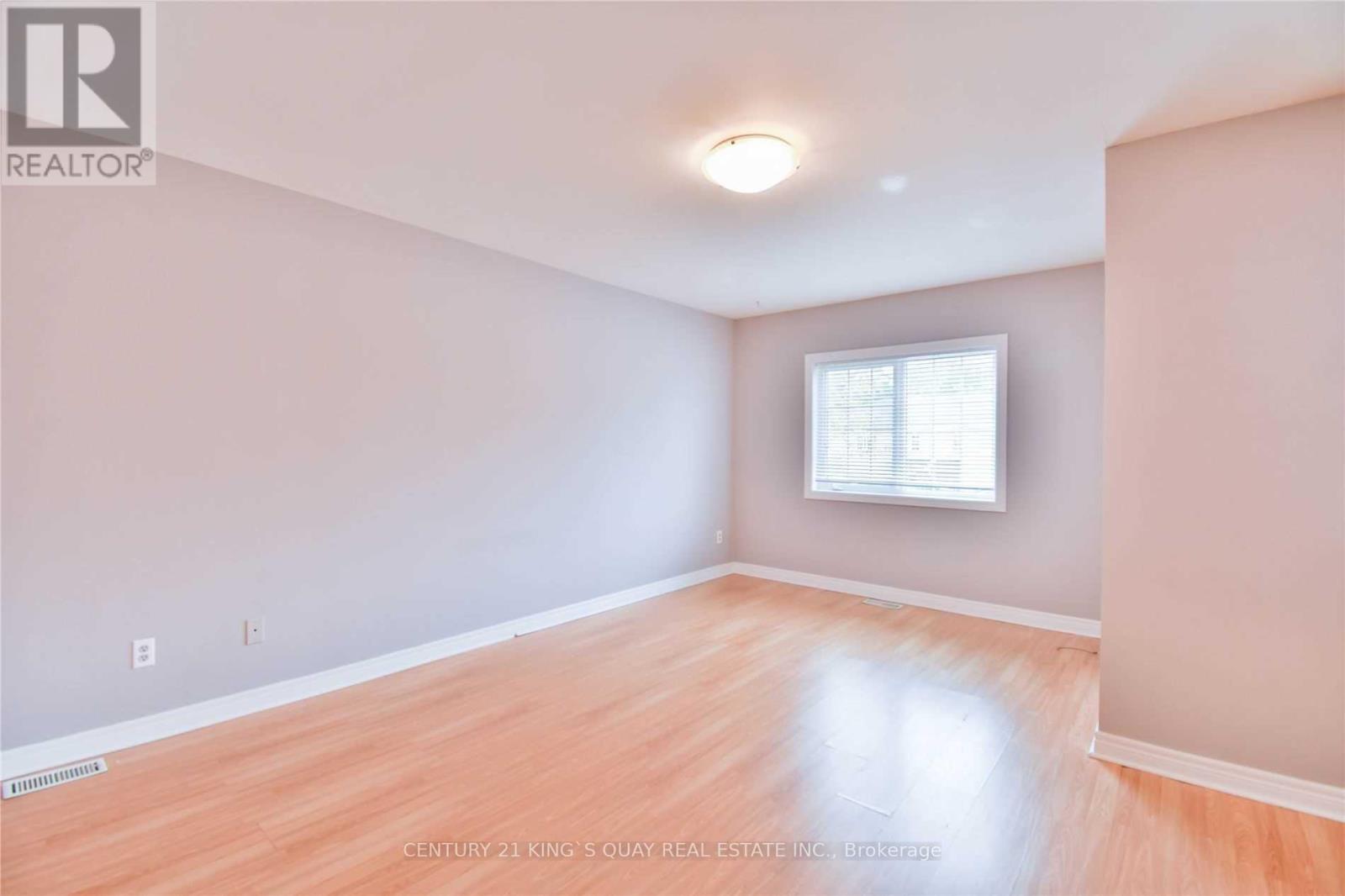 57 Lancaster Court, Georgina, Ontario  L4P 3Z9 - Photo 8 - N12524156