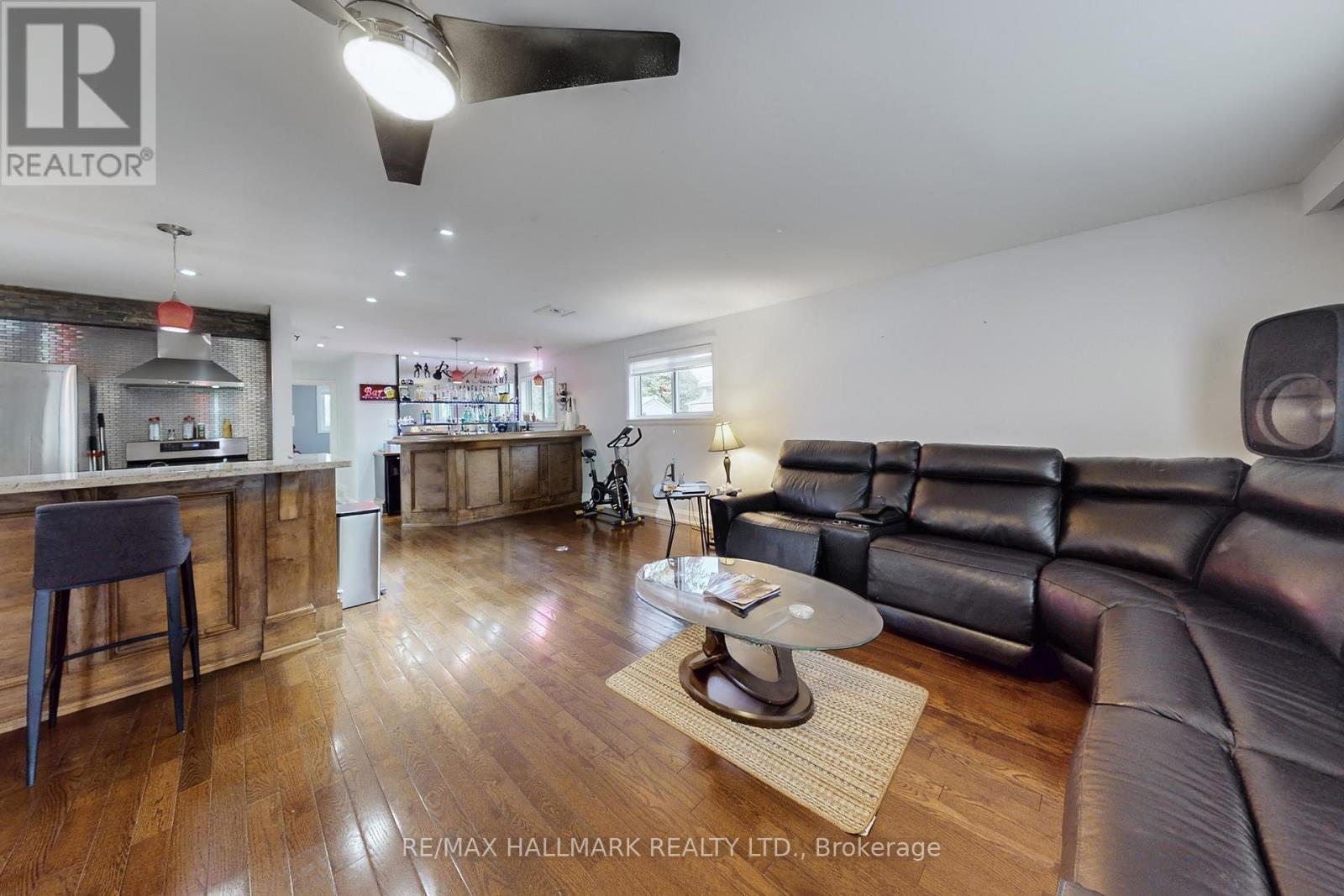 4 Devins Drive, Aurora, Ontario  L4G 2Z1 - Photo 9 - N12524198