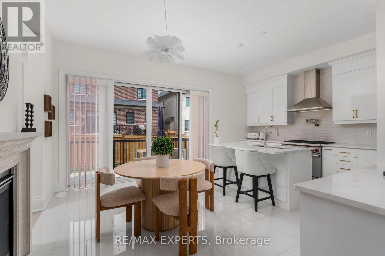 17 Kinburn Crescent, Vaughan, Ontario  L3L 0E9 - Photo 20 - N12524208