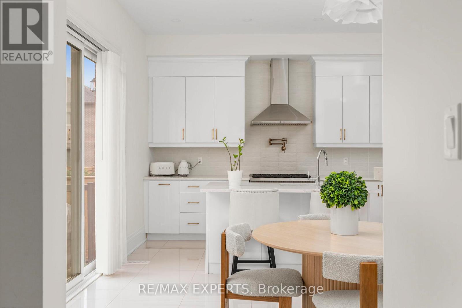 17 Kinburn Crescent, Vaughan, Ontario  L3L 0E9 - Photo 34 - N12524208