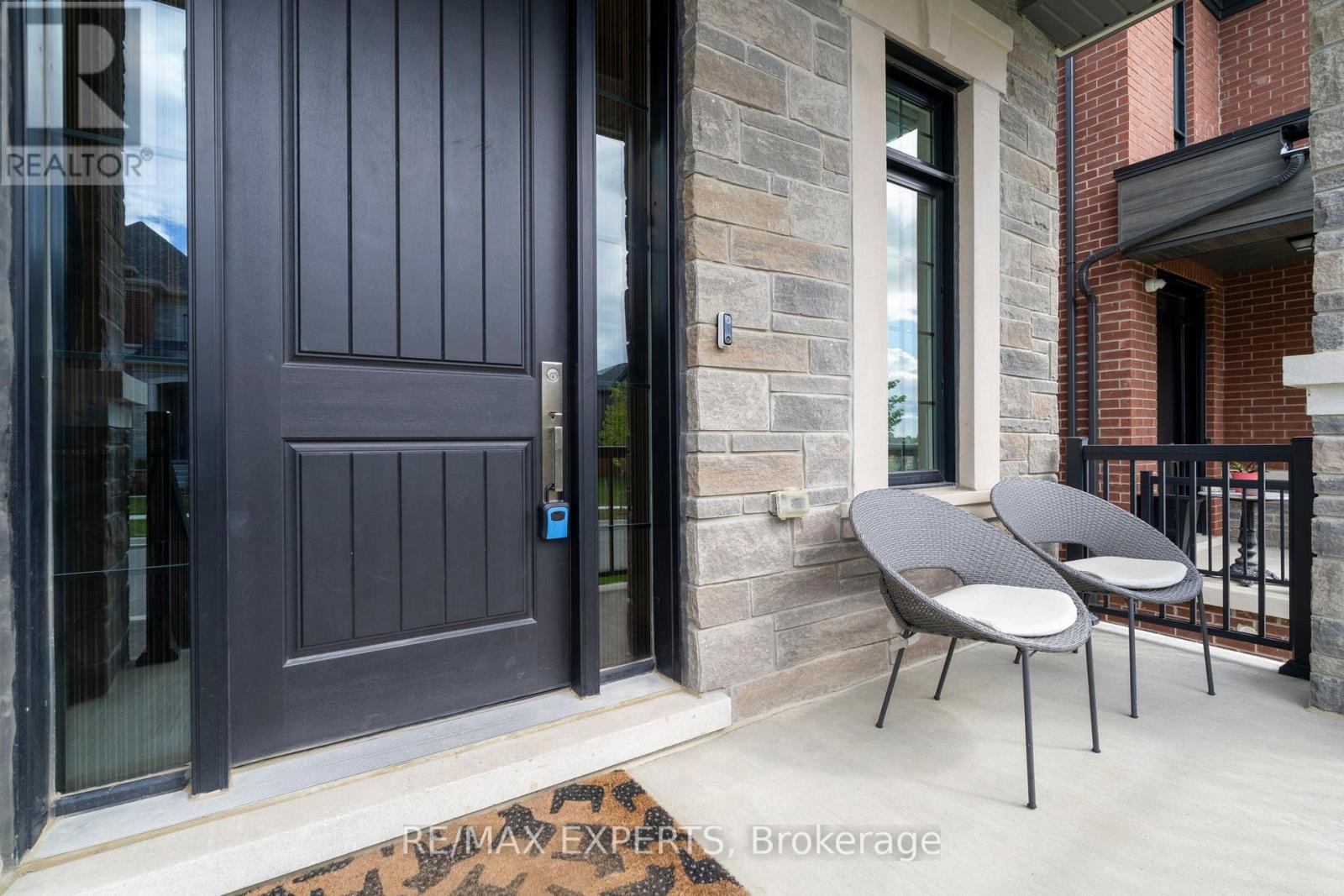 17 Kinburn Crescent, Vaughan, Ontario  L3L 0E9 - Photo 7 - N12524208