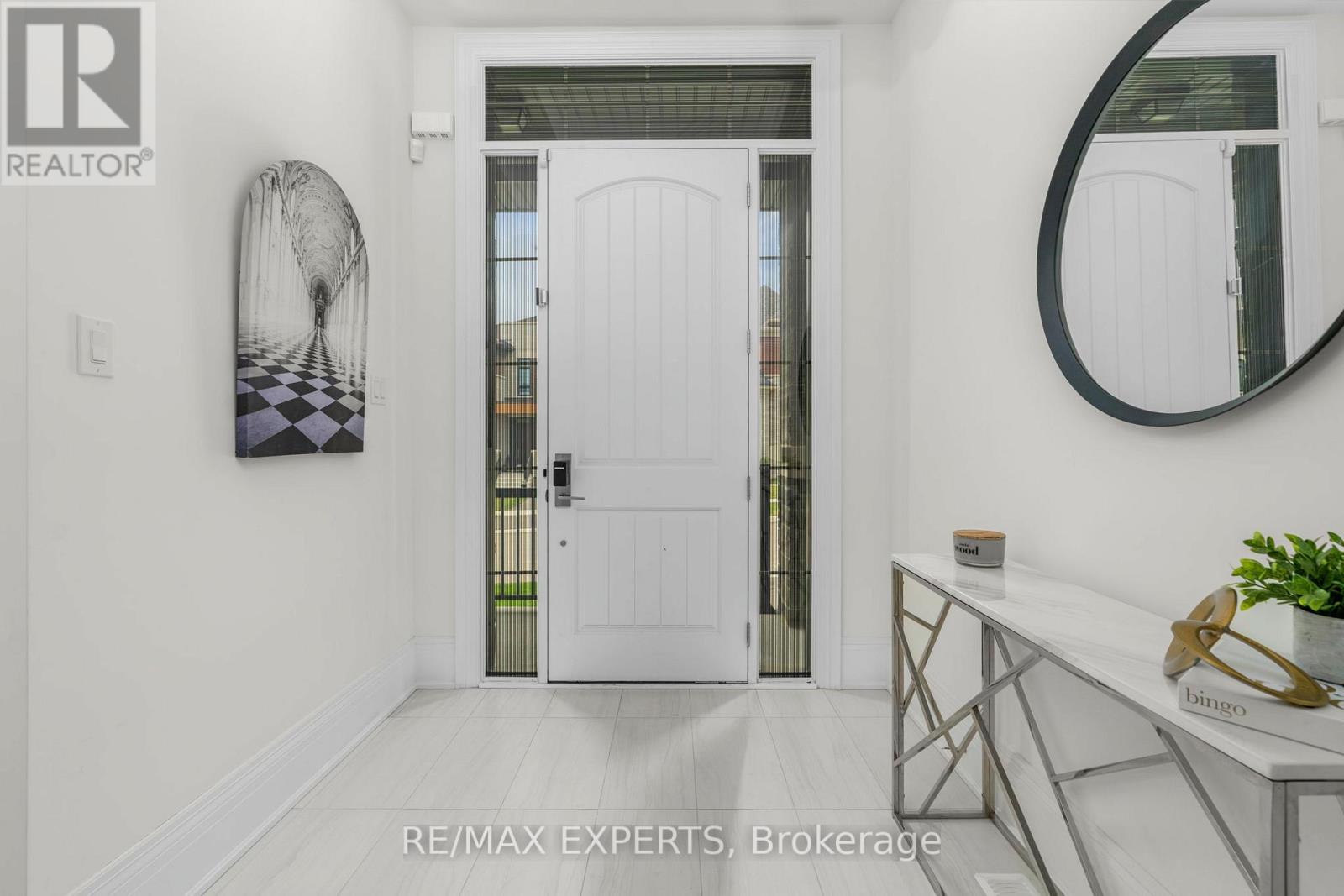 17 Kinburn Crescent, Vaughan, Ontario  L3L 0E9 - Photo 8 - N12524208