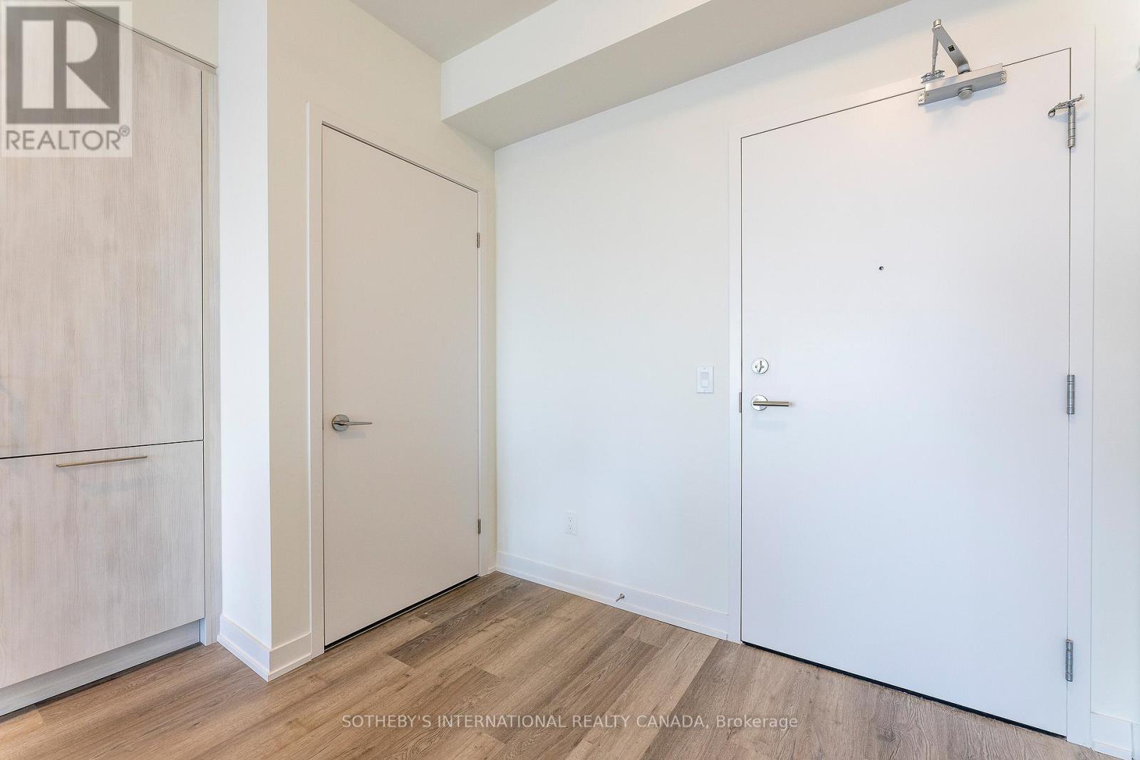 613 - 6 David Eyer Road, Richmond Hill, Ontario  L4S 0N6 - Photo 3 - N12524218