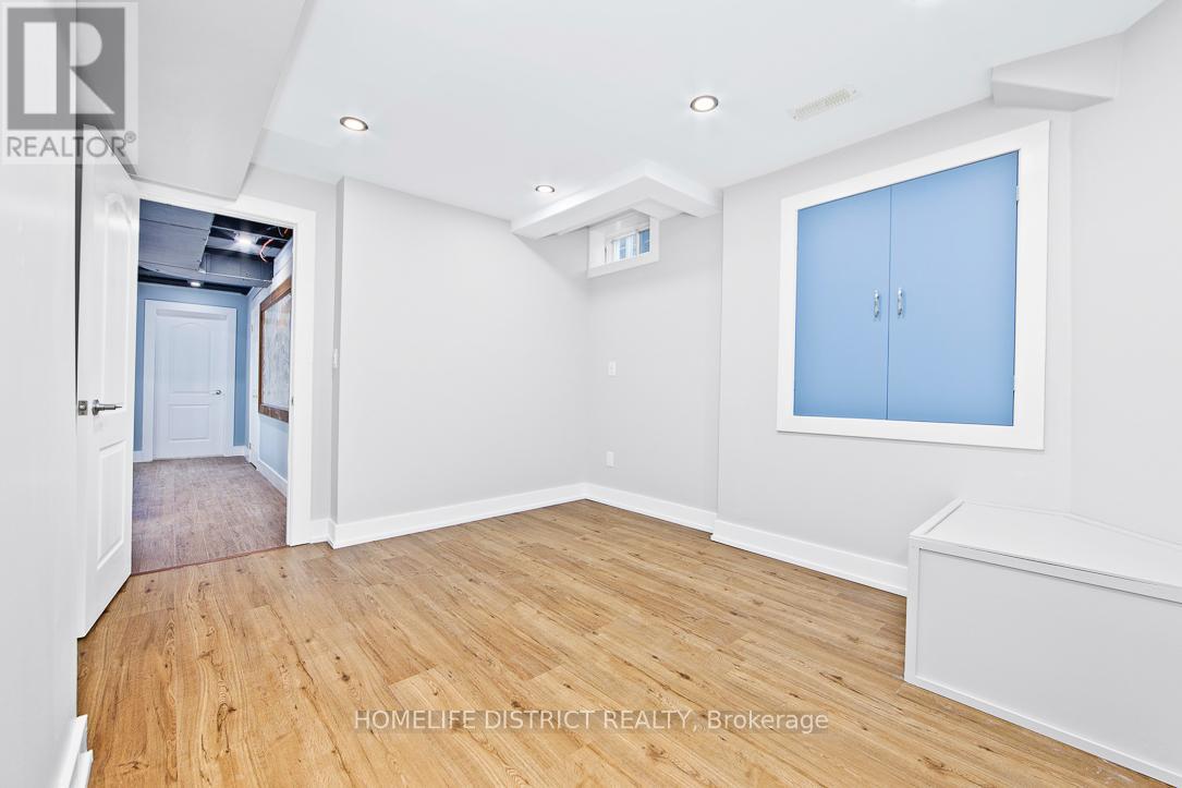 34 Brumstead Drive, Richmond Hill, Ontario  L4E 4Y6 - Photo 10 - N12524230