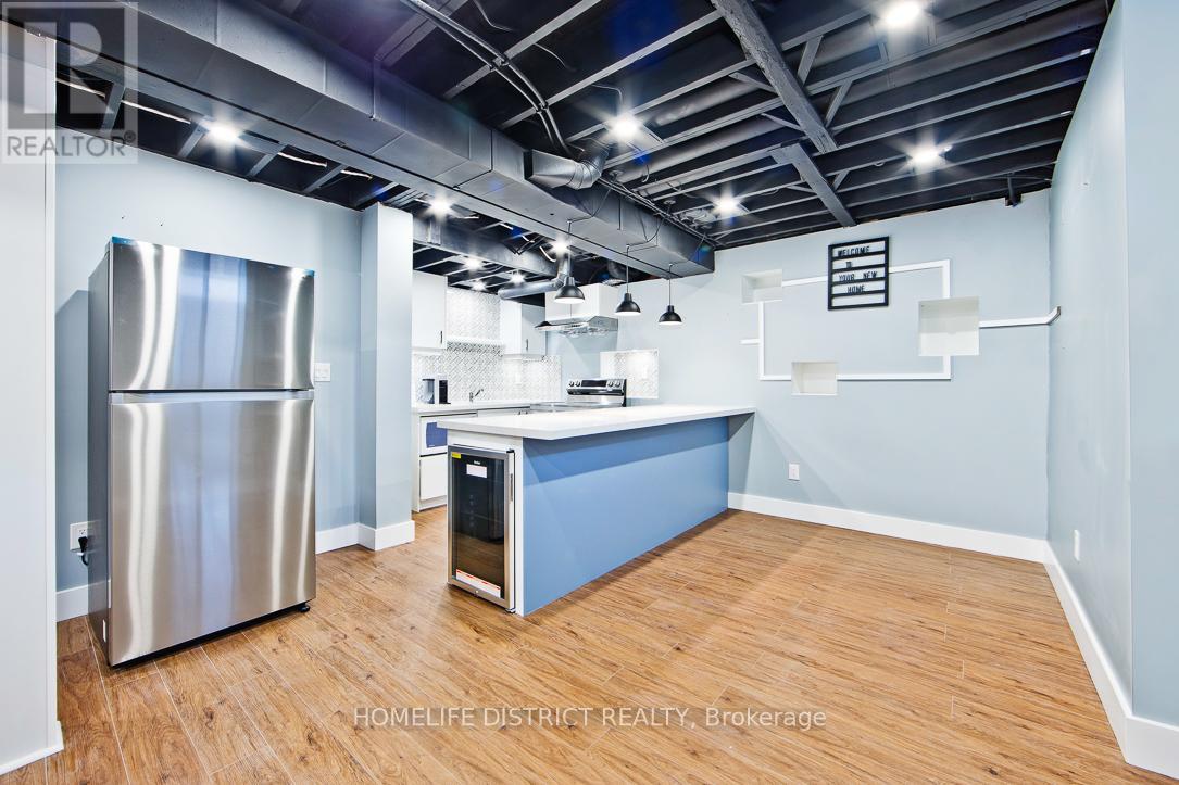 34 Brumstead Drive, Richmond Hill, Ontario  L4E 4Y6 - Photo 6 - N12524230