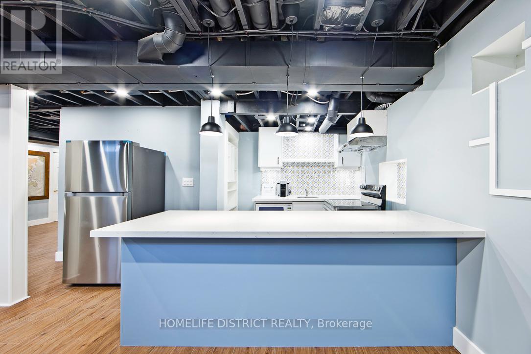 34 Brumstead Drive, Richmond Hill, Ontario  L4E 4Y6 - Photo 7 - N12524230