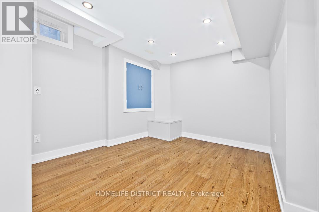 34 Brumstead Drive, Richmond Hill, Ontario  L4E 4Y6 - Photo 9 - N12524230