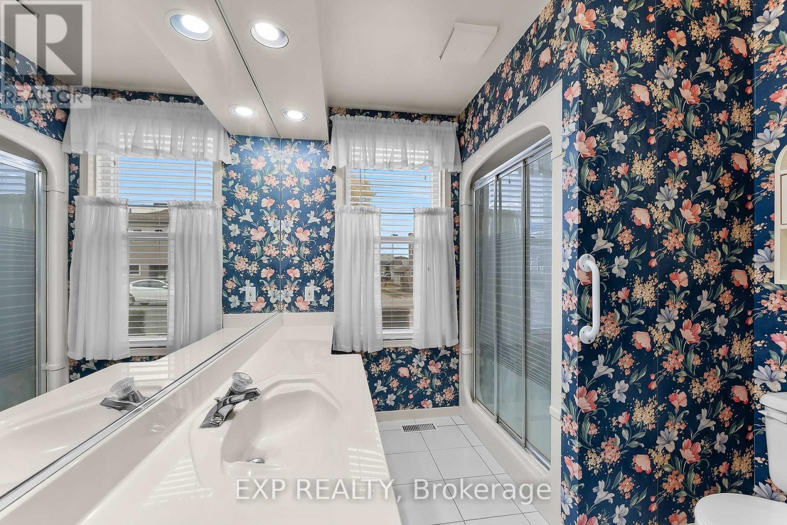 67 Pine Street S, Thorold, Ontario  L2V 3L6 - Photo 16 - X12524348