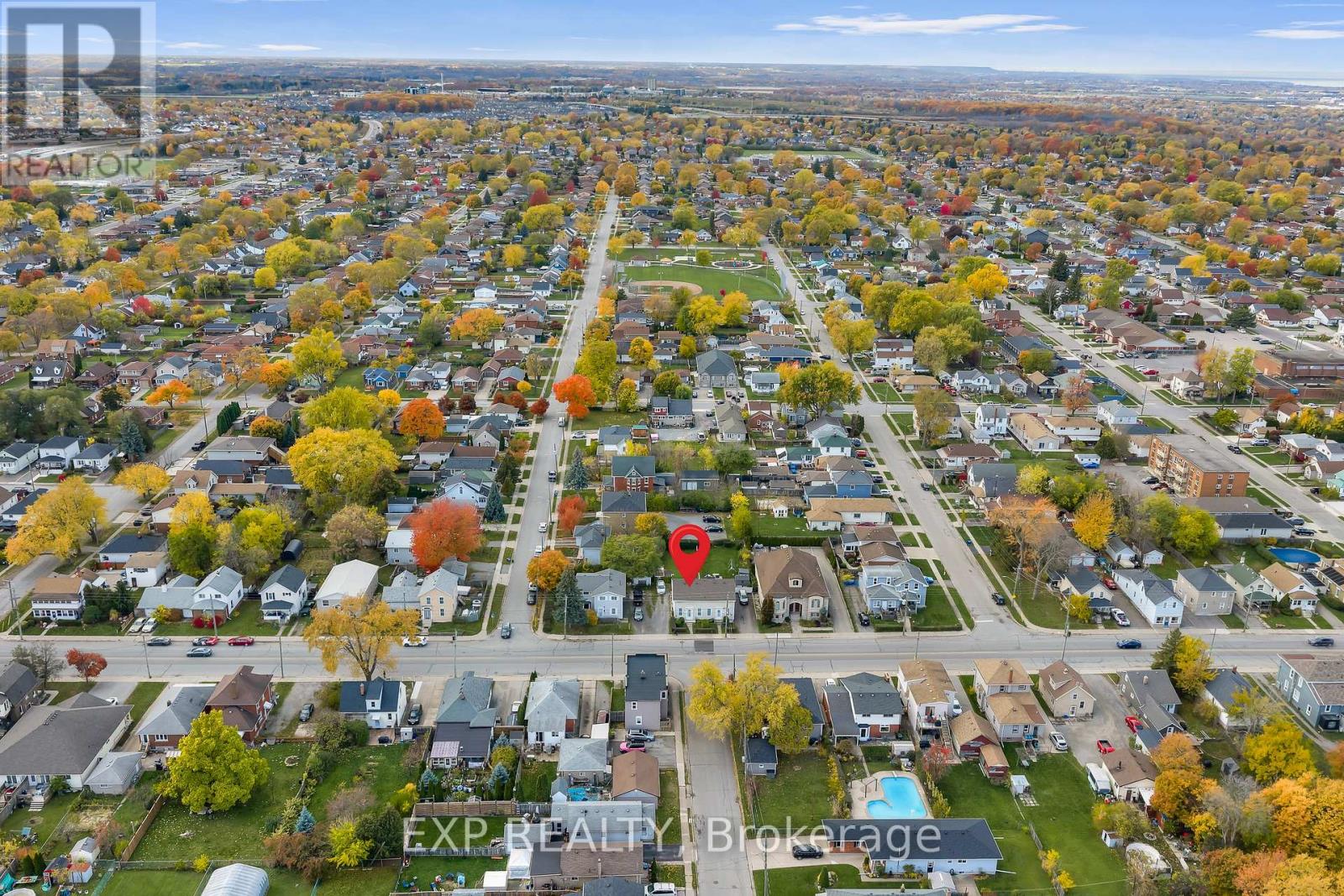 67 Pine Street S, Thorold, Ontario  L2V 3L6 - Photo 4 - X12524348