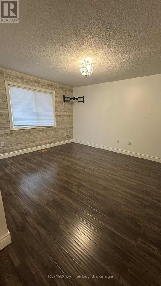 41 Melrose Avenue, Wasaga Beach, Ontario  L9Z 2S8 - Photo 19 - S12524276