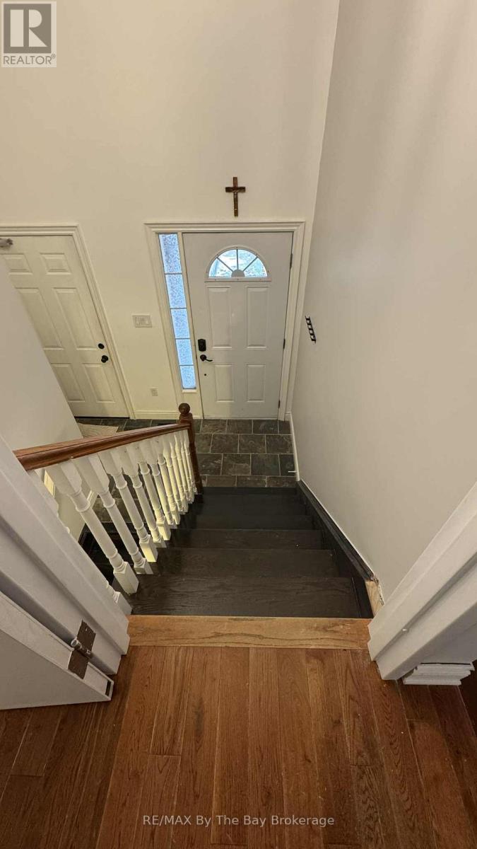 41 Melrose Avenue, Wasaga Beach, Ontario  L9Z 2S8 - Photo 5 - S12524276