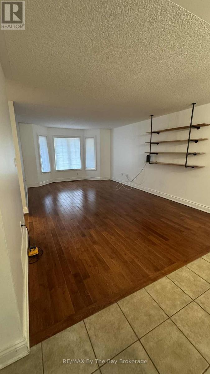 41 Melrose Avenue, Wasaga Beach, Ontario  L9Z 2S8 - Photo 7 - S12524276