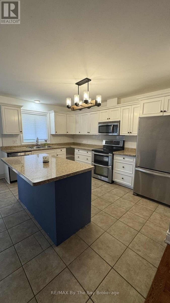 41 Melrose Avenue, Wasaga Beach, Ontario  L9Z 2S8 - Photo 9 - S12524276