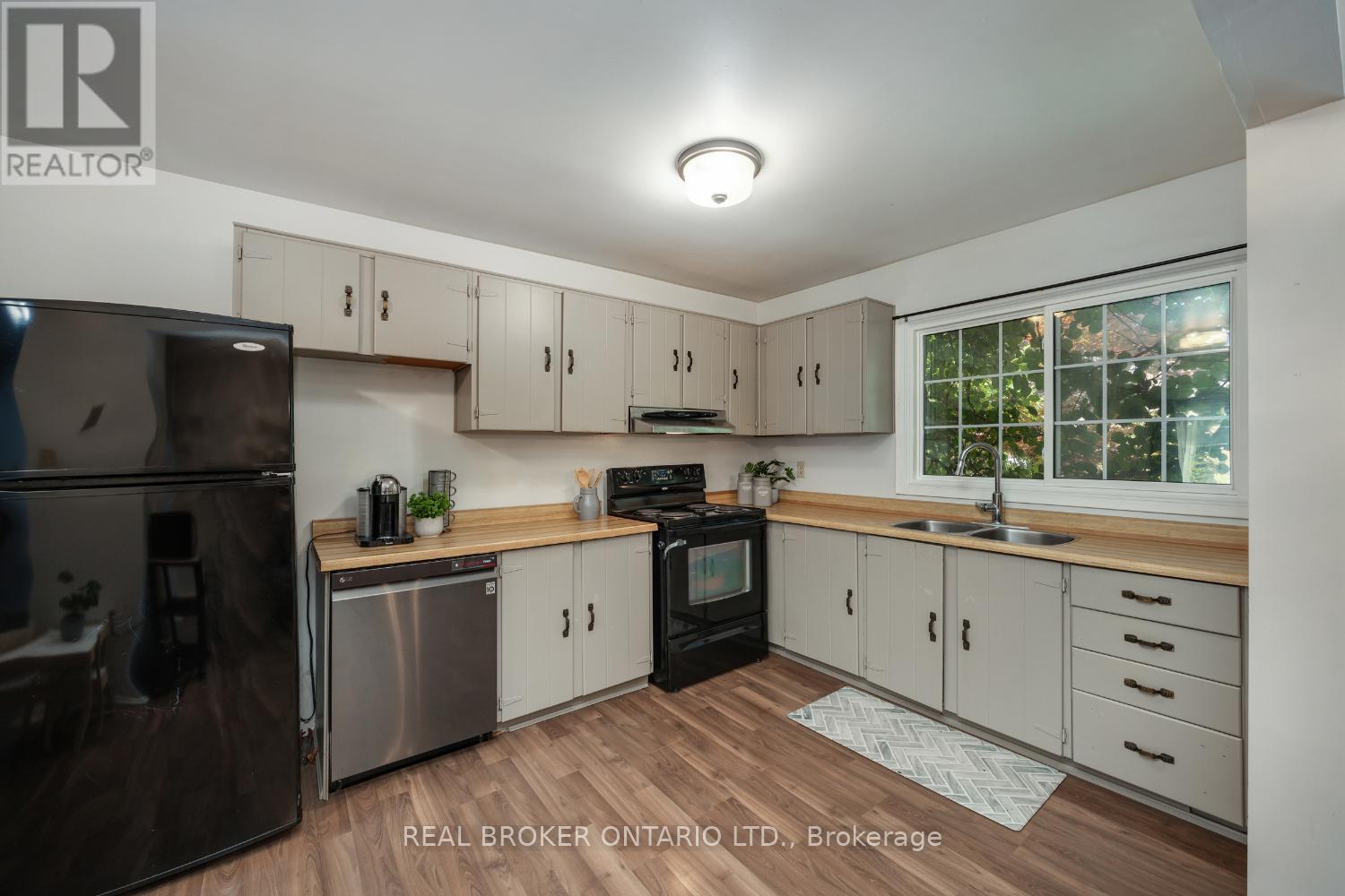 400 Wickham Court, Oshawa, Ontario  L1K 1N3 - Photo 12 - E12524260