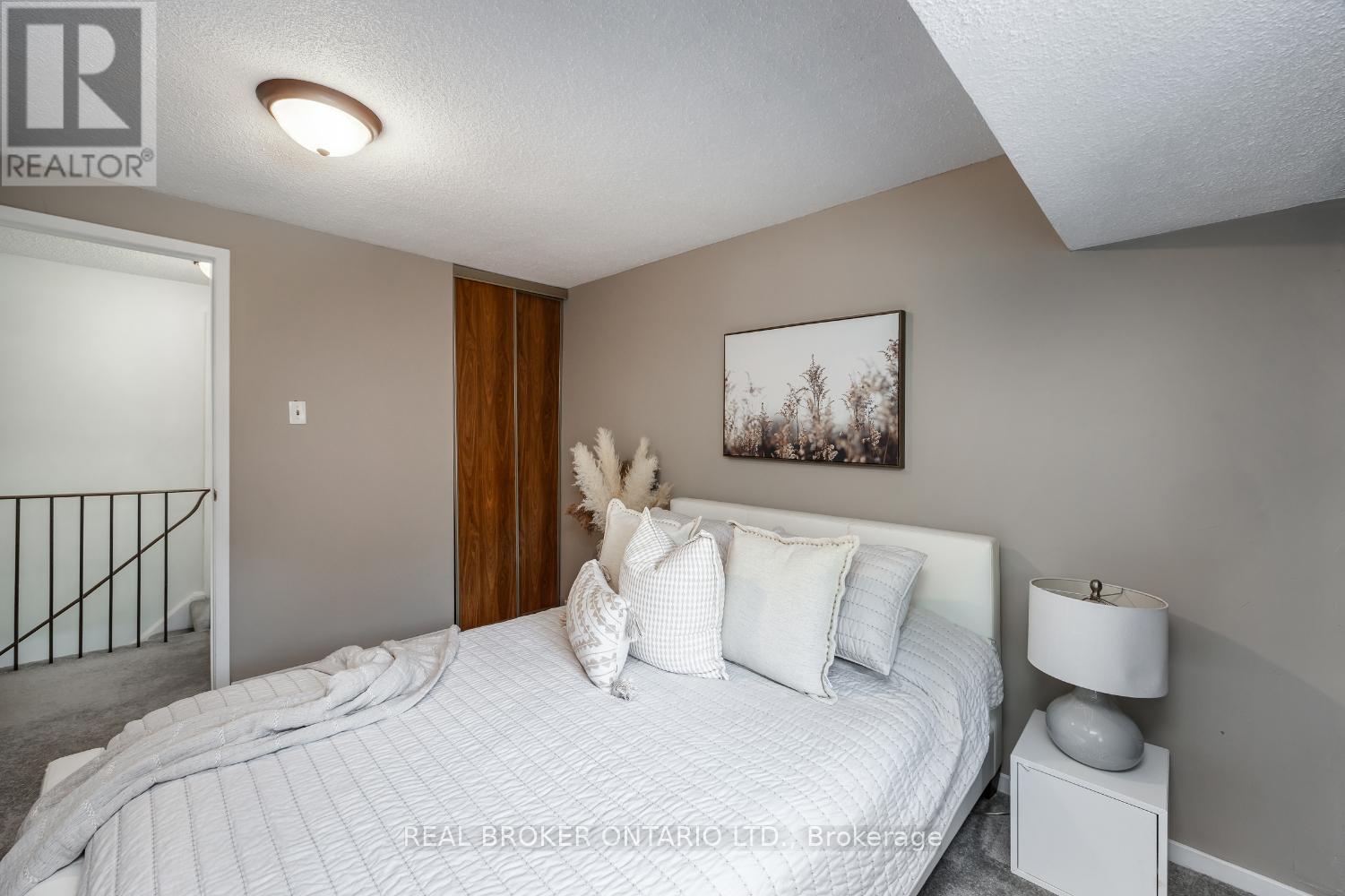 400 Wickham Court, Oshawa, Ontario  L1K 1N3 - Photo 17 - E12524260