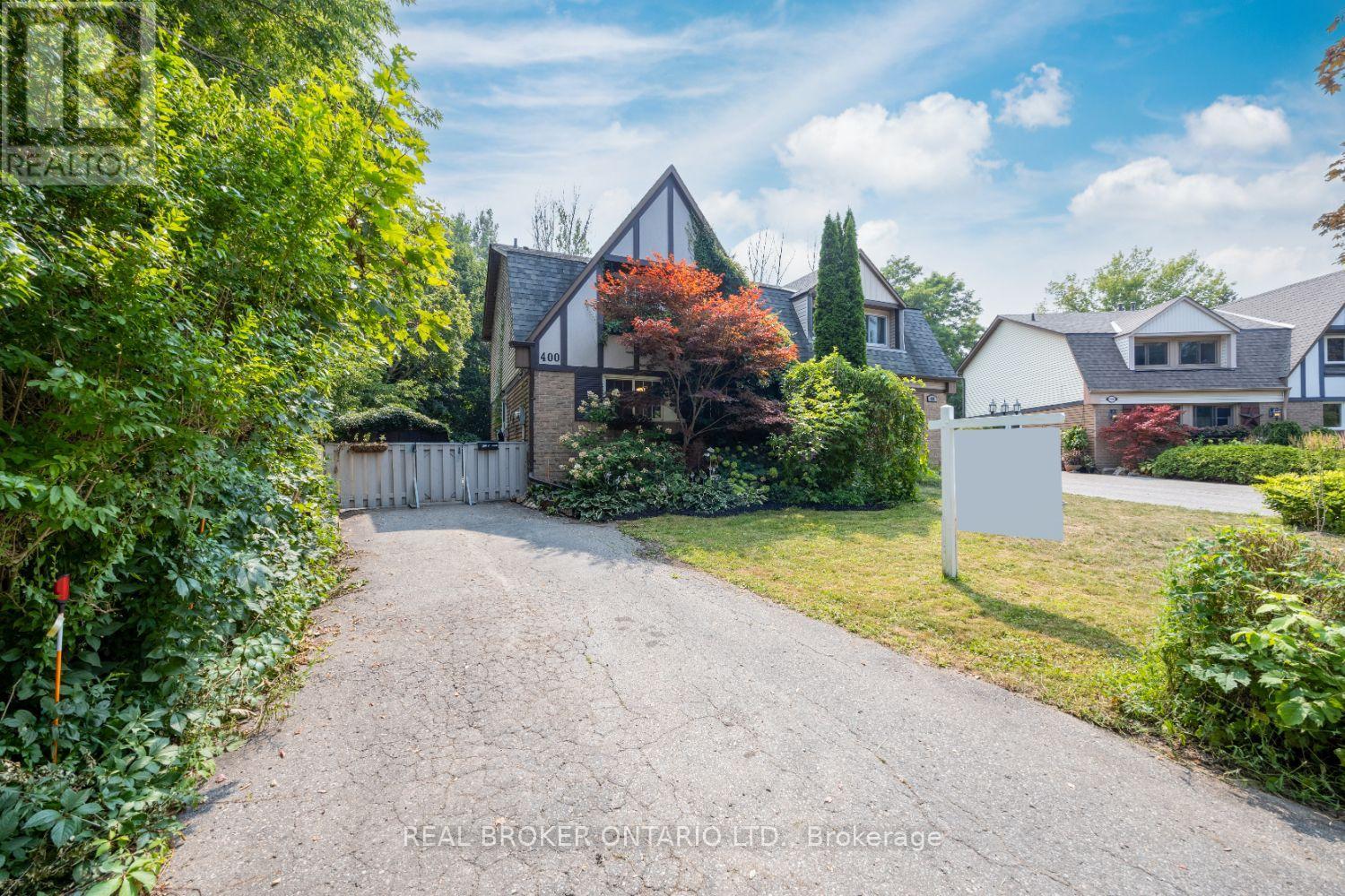 400 Wickham Court, Oshawa, Ontario  L1K 1N3 - Photo 2 - E12524260