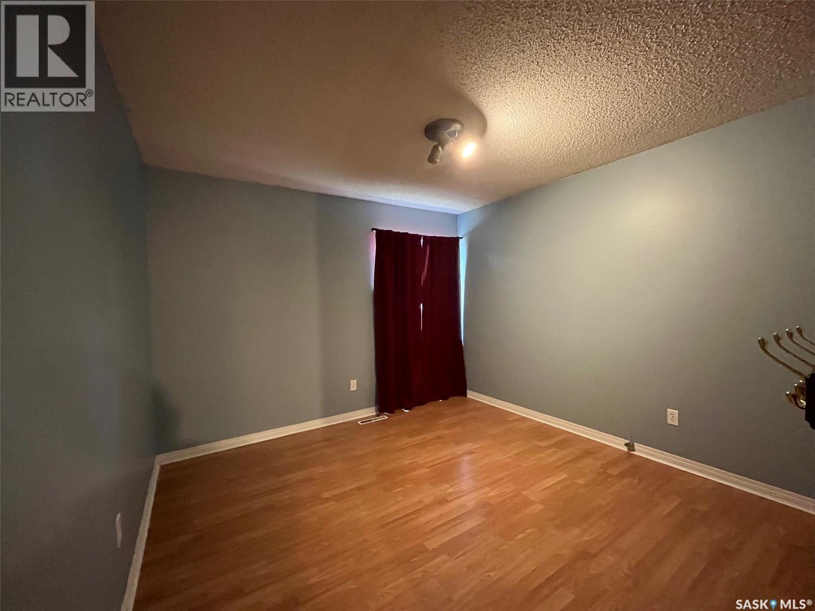 522 1st Street E, Lafleche, Saskatchewan  S0H 2K0 - Photo 5 - SK020301