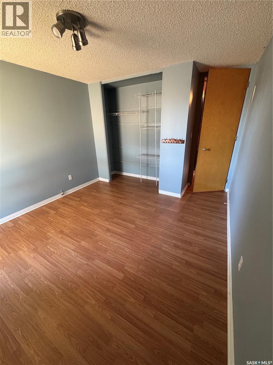 522 1st Street E, Lafleche, Saskatchewan  S0H 2K0 - Photo 10 - SK020301