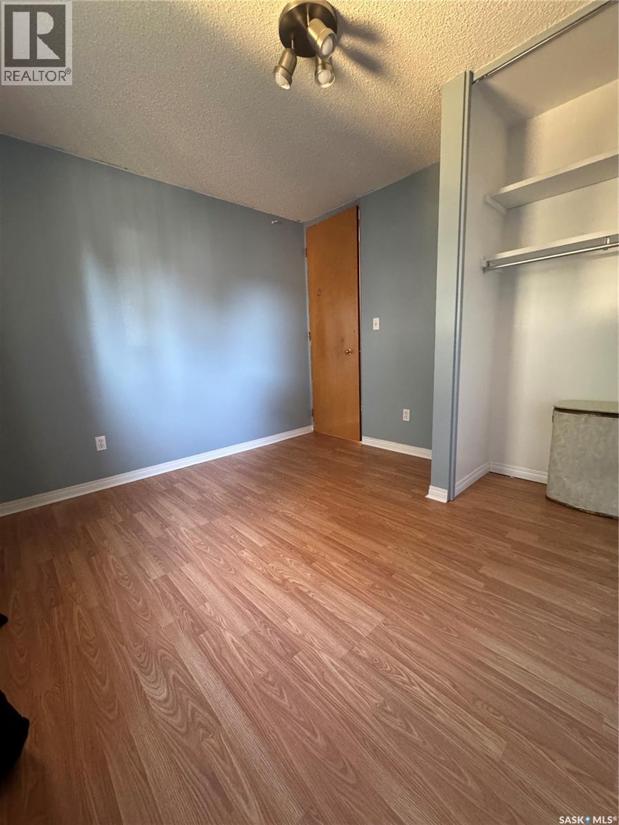 522 1st Street E, Lafleche, Saskatchewan  S0H 2K0 - Photo 11 - SK020301
