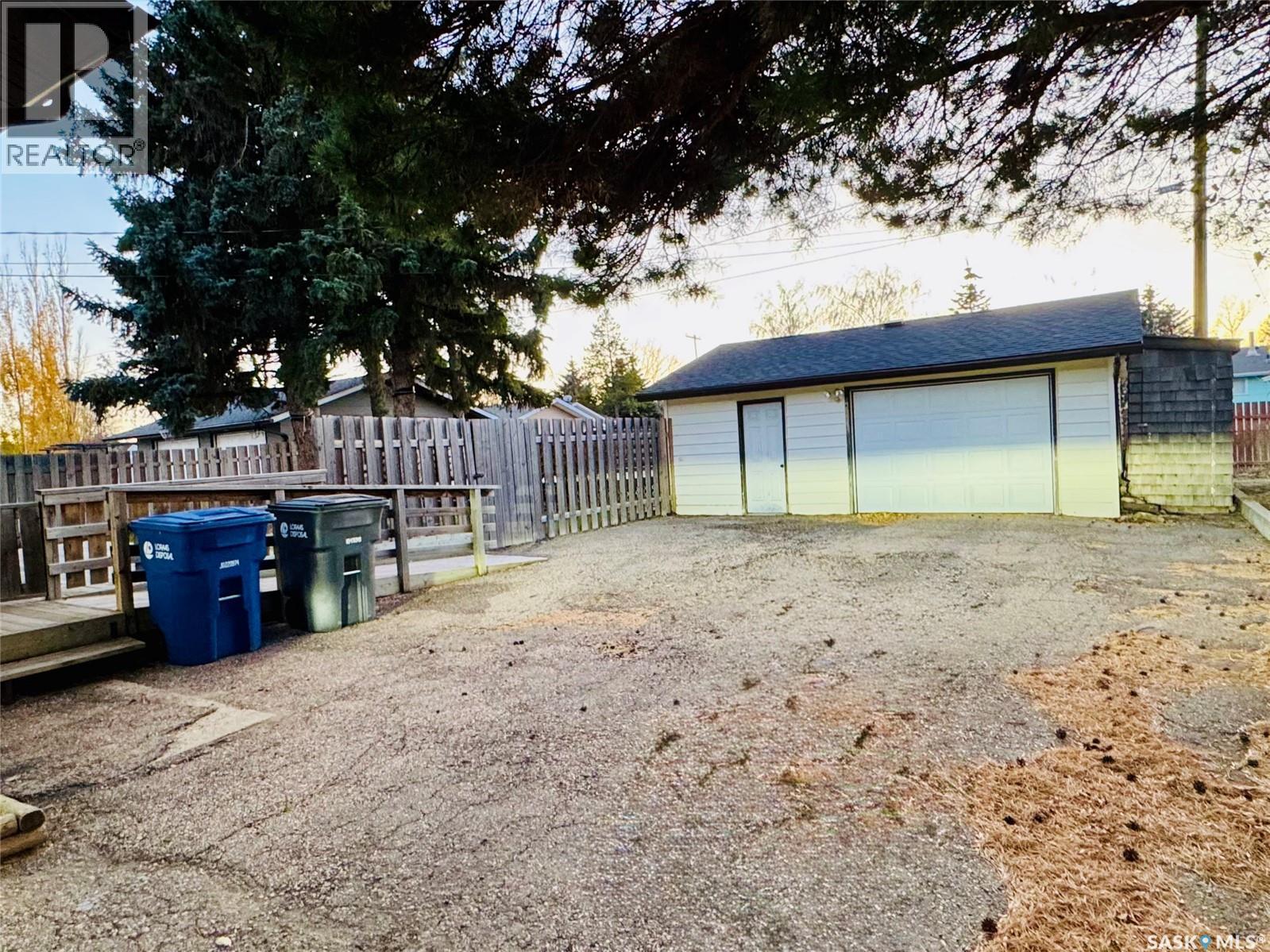 522 1st Street E, Lafleche, Saskatchewan  S0H 2K0 - Photo 32 - SK020301