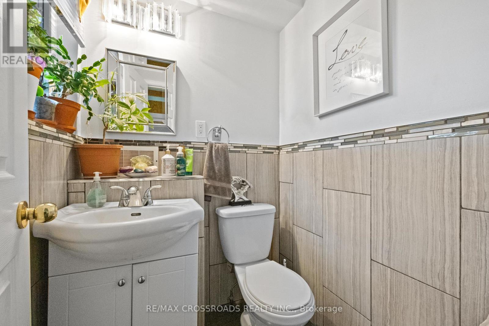 13 Homeview Avenue, Toronto, Ontario  M6N 1S9 - Photo 16 - W12524182